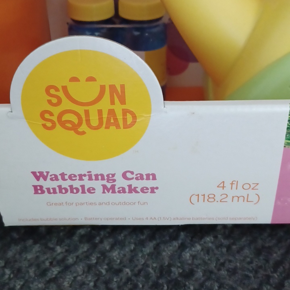 New Sun Squad Watering Can Bubble Maker - Picture 3 of 3